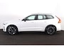 Volvo XC60 T6 Recharge AWD Ultra Dark - Panorama/schuifdak - IntelliSafe Assist & Surround - 360º Camera - Harman/Kardon audio - Adaptieve LED koplampen - Verwarmde voorstoelen, stuur & achterbank - Parkeersensoren voor & achter - Elektr. bedienb. voorstoelen met geheugen - Head up display - Draadloze tel. lader - Inklapbare trekhaak - 20' LMV