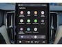 Volvo XC60 T6 Recharge AWD Ultra Dark - Panorama/schuifdak - IntelliSafe Assist & Surround - 360º Camera - Harman/Kardon audio - Adaptieve LED koplampen - Verwarmde voorstoelen, stuur & achterbank - Parkeersensoren voor & achter - Elektr. bedienb. voorstoelen met geheugen - Head up display - Draadloze tel. lader - Inklapbare trekhaak - 20' LMV