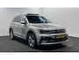 Volkswagen Tiguan 1.4 TSI ACT Comfortline Business R PANO CARPLAY ECC TREKHAAK NAVI.