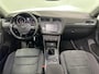 Volkswagen Tiguan 1.4 TSI ACT Comfortline Business R PANO CARPLAY ECC TREKHAAK NAVI.