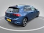 Volkswagen Golf 1.5 eHybrid Life Edition Panoramadak · Achteruitrijcamera · Draadloze telefoonlader · Stuur- & Stoelverwarming