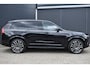 Volvo XC90 T8 Plug-in hybrid AWD Ultra Dark Black Edition | Lederen Sportstoelen | 360 graden Camera | 22 inch Lichtmetalen velgen | Harman Kardon | Panoramisch Schuif-/Kanteldak | Climate Pack | BLIS | Adaptieve Cruise Control | Pilot Assist |