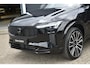 Volvo XC90 T8 Plug-in hybrid AWD Ultra Dark Black Edition | Lederen Sportstoelen | 360 graden Camera | 22 inch Lichtmetalen velgen | Harman Kardon | Panoramisch Schuif-/Kanteldak | Climate Pack | BLIS | Adaptieve Cruise Control | Pilot Assist |