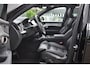 Volvo XC90 T8 Plug-in hybrid AWD Ultra Dark Black Edition | Lederen Sportstoelen | 360 graden Camera | 22 inch Lichtmetalen velgen | Harman Kardon | Panoramisch Schuif-/Kanteldak | Climate Pack | BLIS | Adaptieve Cruise Control | Pilot Assist |