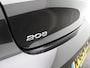 Peugeot 208 1.2 PureTech GT Pack Panormadak | Parkeersensoren Voor en Achter | Camera | 17" Lichtmetalen Velgen | Stoelverwarming | Apple Carplay/Android Auto