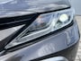 Toyota Camry 2.5 Hybrid Dynamic Navigatie ACC Adaptieve Cruise Control Camera Led Koplampen 18 Inch Velgen Apple Carplay Elektrische Stoelen Stoelverwarming DAB Parkeersensoren v+a NL Auto 1e Eigenaar BTW Auto
