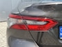 Toyota Camry 2.5 Hybrid Dynamic Navigatie ACC Adaptieve Cruise Control Camera Led Koplampen 18 Inch Velgen Apple Carplay Elektrische Stoelen Stoelverwarming DAB Parkeersensoren v+a NL Auto 1e Eigenaar BTW Auto
