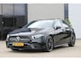 Mercedes-Benz A-klasse 180 AMG Pano | Multispaak | Carplay | LED | Night | Stoelverwarming | Dealer Onderhouden