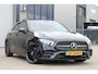 Mercedes-Benz A-klasse 180 AMG Pano | Multispaak | Carplay | LED | Night | Stoelverwarming | Dealer Onderhouden