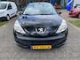 Peugeot 206+ 1.1 XR AIRCO NW APK BJ 2011 !!!