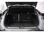 Lynk & Co 02 More 66 kWh | Panoramadak | 360 camera | Harman Kardon audio | Dodehoekdetectie | Stoel/Stuurverwarming | Apple CarPlay/Android Auto | 20"LM-velgen | Elektrisch bedienbare voorstoelen met geheugenfunctie | Klimaat warmtepomp | Elektrisch bedienbare achterklep |