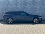 Volvo V60 2.0 T6 Plug-in hybrid AWD Ultra Dark | Google | Long Range | Schuif-/Kanteldak | Adaptieve Cruise Control | DAB | Head-Up Display | Camera | Stoelverwarming Voor + Achter | Harman Kardon Audio | Getint Glas | Zitverlenging | Elek. Stoelen | Memory | 19" LM