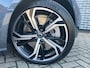 Volvo V60 2.0 T6 Plug-in hybrid AWD Ultra Dark | Google | Long Range | Schuif-/Kanteldak | Adaptieve Cruise Control | DAB | Head-Up Display | Camera | Stoelverwarming Voor + Achter | Harman Kardon Audio | Getint Glas | Zitverlenging | Elek. Stoelen | Memory | 19" LM
