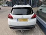 Peugeot 2008 1.2 Turbo 110 pk Allure | Navigatie | 6-bak | Achteruitrijcamera | LED-dagrijverlichting | Apple Carplay | Trekhaak | Hoge instap | 16 inch Licht-metalen Velgen | Climate Control | Cruise Control |