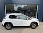 Peugeot 2008 1.2 Turbo 110 pk Allure | Navigatie | 6-bak | Achteruitrijcamera | LED-dagrijverlichting | Apple Carplay | Trekhaak | Hoge instap | 16 inch Licht-metalen Velgen | Climate Control | Cruise Control |