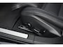 Volvo V60 T6 Plug-in hybrid AWD Ultra Dark | Bowers & Wilkins premium Audio | Massage | Stoel-/Stuurwielverwarming | Head Up Display | 19 inch Lichtmetalen velgen | 360 graden Camera | Panoramisch Schuif-/kanteldak | Lederlook Dashboard | Keyless | Blis | Adaptieve Cruise Control | Pilot Assist |