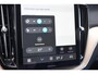 Volvo XC60 T6 350PK Plug-in hybrid AWD Ultra Dark / Adaptieve Cruise control / Head-up Display / Elektrisch glazen panorama-dak / Elektrische stoelen met geheugen / Stuurverwarming / Stoelverwarming v+a / 360 Camera / Harman Kardon / Semi-elektrisch inklapbare trekhaak