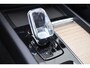 Volvo XC60 T6 350PK Plug-in hybrid AWD Ultra Dark / Adaptieve Cruise control / Head-up Display / Elektrisch glazen panorama-dak / Elektrische stoelen met geheugen / Stuurverwarming / Stoelverwarming v+a / 360 Camera / Harman Kardon / Semi-elektrisch inklapbare trekhaak