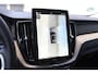 Volvo XC60 T6 350PK Plug-in hybrid AWD Ultra Dark / Adaptieve Cruise control / Head-up Display / Elektrisch glazen panorama-dak / Elektrische stoelen met geheugen / Stuurverwarming / Stoelverwarming v+a / 360 Camera / Harman Kardon / Semi-elektrisch inklapbare trekhaak