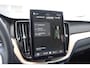 Volvo XC60 T6 350PK Plug-in hybrid AWD Ultra Dark / Adaptieve Cruise control / Head-up Display / Elektrisch glazen panorama-dak / Elektrische stoelen met geheugen / Stuurverwarming / Stoelverwarming v+a / 360 Camera / Harman Kardon / Semi-elektrisch inklapbare trekhaak
