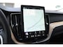 Volvo XC60 T6 350PK Plug-in hybrid AWD Ultra Dark / Adaptieve Cruise control / Head-up Display / Elektrisch glazen panorama-dak / Elektrische stoelen met geheugen / Stuurverwarming / Stoelverwarming v+a / 360 Camera / Harman Kardon / Semi-elektrisch inklapbare trekhaak
