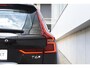 Volvo XC60 T6 350PK Plug-in hybrid AWD Ultra Dark / Adaptieve Cruise control / Head-up Display / Elektrisch glazen panorama-dak / Elektrische stoelen met geheugen / Stuurverwarming / Stoelverwarming v+a / 360 Camera / Harman Kardon / Semi-elektrisch inklapbare trekhaak