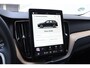 Volvo XC60 T6 350PK Plug-in hybrid AWD Ultra Dark / Adaptieve Cruise control / Head-up Display / Elektrisch glazen panorama-dak / Elektrische stoelen met geheugen / Stuurverwarming / Stoelverwarming v+a / 360 Camera / Harman Kardon / Semi-elektrisch inklapbare trekhaak
