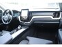 Volvo XC60 T6 350PK Plug-in hybrid AWD Ultra Dark / Adaptieve Cruise control / Head-up Display / Elektrisch glazen panorama-dak / Elektrische stoelen met geheugen / Stuurverwarming / Stoelverwarming v+a / 360 Camera / Harman Kardon / Semi-elektrisch inklapbare trekhaak