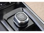 Volvo XC60 T6 350PK Plug-in hybrid AWD Ultra Dark / Adaptieve Cruise control / Head-up Display / Elektrisch glazen panorama-dak / Elektrische stoelen met geheugen / Stuurverwarming / Stoelverwarming v+a / 360 Camera / Harman Kardon / Semi-elektrisch inklapbare trekhaak