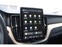 Volvo XC60 T6 350PK Plug-in hybrid AWD Ultra Dark / Adaptieve Cruise control / Head-up Display / Elektrisch glazen panorama-dak / Elektrische stoelen met geheugen / Stuurverwarming / Stoelverwarming v+a / 360 Camera / Harman Kardon / Semi-elektrisch inklapbare trekhaak