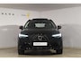 Volvo XC60 T6 350PK Plug-in hybrid AWD Ultra Dark / Adaptieve Cruise control / Head-up Display / Elektrisch glazen panorama-dak / Elektrische stoelen met geheugen / Stuurverwarming / Stoelverwarming v+a / 360 Camera / Harman Kardon / Semi-elektrisch inklapbare trekhaak