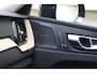 Volvo XC60 T6 350PK Plug-in hybrid AWD Ultra Dark / Adaptieve Cruise control / Head-up Display / Elektrisch glazen panorama-dak / Elektrische stoelen met geheugen / Stuurverwarming / Stoelverwarming v+a / 360 Camera / Harman Kardon / Semi-elektrisch inklapbare trekhaak