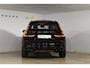 Volvo XC60 T6 350PK Plug-in hybrid AWD Ultra Dark / Adaptieve Cruise control / Head-up Display / Elektrisch glazen panorama-dak / Elektrische stoelen met geheugen / Stuurverwarming / Stoelverwarming v+a / 360 Camera / Harman Kardon / Semi-elektrisch inklapbare trekhaak