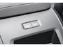 Volvo XC60 T6 350PK Plug-in hybrid AWD Ultra Dark / Adaptieve Cruise control / Head-up Display / Elektrisch glazen panorama-dak / Elektrische stoelen met geheugen / Stuurverwarming / Stoelverwarming v+a / 360 Camera / Harman Kardon / Semi-elektrisch inklapbare trekhaak