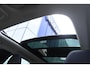 Volvo XC60 T6 350PK Plug-in hybrid AWD Ultra Dark / Adaptieve Cruise control / Head-up Display / Elektrisch glazen panorama-dak / Elektrische stoelen met geheugen / Stuurverwarming / Stoelverwarming v+a / 360 Camera / Harman Kardon / Semi-elektrisch inklapbare trekhaak