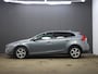 Volvo V40 2.0 D2 Momentum | Navigatie | Voorstoelen verwarmd | Verwarmde voorruit |