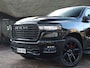 Dodge Ram 1500 2025 3.0L HURRICANE LARAMIE Night | BPM VRIJ | NIEUW | LPG | Deksel | Panoramadak
