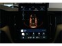 Volvo XC60 2.0 T8 AWD 335kW/456pk Aut8 Recharge Ultra Dark VOL!! LUCHTVERING + BOWERS&WILKINS + PANORAMADAK + BLIS + HEAD-UP + PILOT ASSIST + V&A STOEL-&STUURVERWARMING + ADAPT.CRUISE + GOOGLE DASH&SERVICES + STOELVENTILATIE&-MASSAGE + 360 CAMERA + 22" LM-VELGEN!!