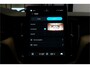 Volvo XC60 2.0 T8 AWD 335kW/456pk Aut8 Recharge Ultra Dark VOL!! LUCHTVERING + BOWERS&WILKINS + PANORAMADAK + BLIS + HEAD-UP + PILOT ASSIST + V&A STOEL-&STUURVERWARMING + ADAPT.CRUISE + GOOGLE DASH&SERVICES + STOELVENTILATIE&-MASSAGE + 360 CAMERA + 22" LM-VELGEN!!