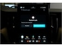 Volvo XC60 2.0 T8 AWD 335kW/456pk Aut8 Recharge Ultra Dark VOL!! LUCHTVERING + BOWERS&WILKINS + PANORAMADAK + BLIS + HEAD-UP + PILOT ASSIST + V&A STOEL-&STUURVERWARMING + ADAPT.CRUISE + GOOGLE DASH&SERVICES + STOELVENTILATIE&-MASSAGE + 360 CAMERA + 22" LM-VELGEN!!