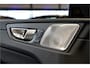 Volvo XC60 2.0 T8 AWD 335kW/456pk Aut8 Recharge Ultra Dark VOL!! LUCHTVERING + BOWERS&WILKINS + PANORAMADAK + BLIS + HEAD-UP + PILOT ASSIST + V&A STOEL-&STUURVERWARMING + ADAPT.CRUISE + GOOGLE DASH&SERVICES + STOELVENTILATIE&-MASSAGE + 360 CAMERA + 22" LM-VELGEN!!