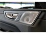 Volvo XC60 2.0 T8 AWD 335kW/456pk Aut8 Recharge Ultra Dark VOL!! LUCHTVERING + BOWERS&WILKINS + PANORAMADAK + BLIS + HEAD-UP + PILOT ASSIST + V&A STOEL-&STUURVERWARMING + ADAPT.CRUISE + GOOGLE DASH&SERVICES + STOELVENTILATIE&-MASSAGE + 360 CAMERA + 22" LM-VELGEN!!