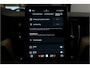 Volvo XC60 2.0 T8 AWD 335kW/456pk Aut8 Recharge Ultra Dark VOL!! LUCHTVERING + BOWERS&WILKINS + PANORAMADAK + BLIS + HEAD-UP + PILOT ASSIST + V&A STOEL-&STUURVERWARMING + ADAPT.CRUISE + GOOGLE DASH&SERVICES + STOELVENTILATIE&-MASSAGE + 360 CAMERA + 22" LM-VELGEN!!