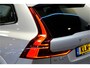 Volvo XC60 2.0 T8 AWD 335kW/456pk Aut8 Recharge Ultra Dark VOL!! LUCHTVERING + BOWERS&WILKINS + PANORAMADAK + BLIS + HEAD-UP + PILOT ASSIST + V&A STOEL-&STUURVERWARMING + ADAPT.CRUISE + GOOGLE DASH&SERVICES + STOELVENTILATIE&-MASSAGE + 360 CAMERA + 22" LM-VELGEN!!