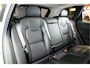 Volvo XC60 2.0 T8 AWD 335kW/456pk Aut8 Recharge Ultra Dark VOL!! LUCHTVERING + BOWERS&WILKINS + PANORAMADAK + BLIS + HEAD-UP + PILOT ASSIST + V&A STOEL-&STUURVERWARMING + ADAPT.CRUISE + GOOGLE DASH&SERVICES + STOELVENTILATIE&-MASSAGE + 360 CAMERA + 22" LM-VELGEN!!