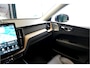 Volvo XC60 2.0 T8 AWD 335kW/456pk Aut8 Recharge Ultra Dark VOL!! LUCHTVERING + BOWERS&WILKINS + PANORAMADAK + BLIS + HEAD-UP + PILOT ASSIST + V&A STOEL-&STUURVERWARMING + ADAPT.CRUISE + GOOGLE DASH&SERVICES + STOELVENTILATIE&-MASSAGE + 360 CAMERA + 22" LM-VELGEN!!