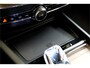 Volvo XC60 2.0 T8 AWD 335kW/456pk Aut8 Recharge Ultra Dark VOL!! LUCHTVERING + BOWERS&WILKINS + PANORAMADAK + BLIS + HEAD-UP + PILOT ASSIST + V&A STOEL-&STUURVERWARMING + ADAPT.CRUISE + GOOGLE DASH&SERVICES + STOELVENTILATIE&-MASSAGE + 360 CAMERA + 22" LM-VELGEN!!
