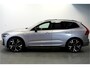 Volvo XC60 2.0 T8 AWD 335kW/456pk Aut8 Recharge Ultra Dark VOL!! LUCHTVERING + BOWERS&WILKINS + PANORAMADAK + BLIS + HEAD-UP + PILOT ASSIST + V&A STOEL-&STUURVERWARMING + ADAPT.CRUISE + GOOGLE DASH&SERVICES + STOELVENTILATIE&-MASSAGE + 360 CAMERA + 22" LM-VELGEN!!