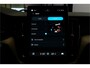 Volvo XC60 2.0 T8 AWD 335kW/456pk Aut8 Recharge Ultra Dark VOL!! LUCHTVERING + BOWERS&WILKINS + PANORAMADAK + BLIS + HEAD-UP + PILOT ASSIST + V&A STOEL-&STUURVERWARMING + ADAPT.CRUISE + GOOGLE DASH&SERVICES + STOELVENTILATIE&-MASSAGE + 360 CAMERA + 22" LM-VELGEN!!
