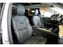 Volvo XC60 2.0 T8 AWD 335kW/456pk Aut8 Recharge Ultra Dark VOL!! LUCHTVERING + BOWERS&WILKINS + PANORAMADAK + BLIS + HEAD-UP + PILOT ASSIST + V&A STOEL-&STUURVERWARMING + ADAPT.CRUISE + GOOGLE DASH&SERVICES + STOELVENTILATIE&-MASSAGE + 360 CAMERA + 22" LM-VELGEN!!